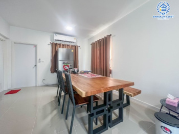 *****ทาวน์เฮ้าส์มือสองย่านปทุมธานี ม.พฤกษา รังสิต-คลอง4 #หลังมุม เนื้อที่กว้างขวางถึง 23.6 ตร.ว. ฟังก์ชัน 3 ห้องนอน 2 ห้องน้ำ 1 ที่จอดรถ แถมฟรี! 3 เครื่องปรับอากาศ บนทำเลเข้าเมือง หรือไปต่างจังหวัดก็ง่าย ใกล้ฟิวเจอร์ปาร์ค รังสิต และรถไฟฟ้าสายสีแดง "สถานีบางซื่อ-รังสิต"